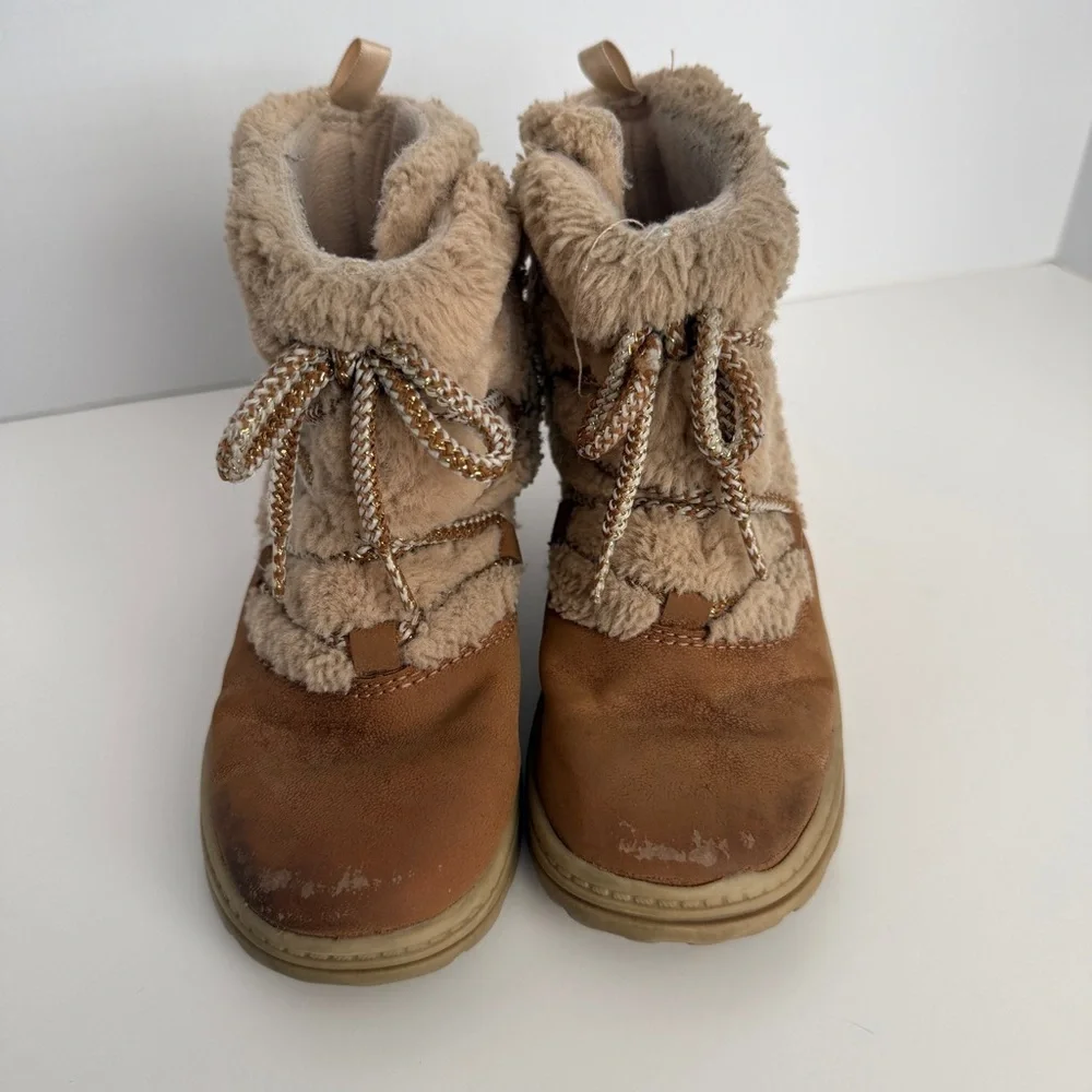 Carter's | Tan and Cream Fur-Lined Boots | Girl’s Size 10